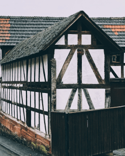 jonas-hoss-7AHKNaNNkhQ-unsplash-klein